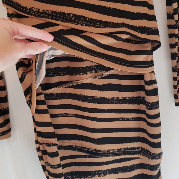 Dress - Picture 2 of 4